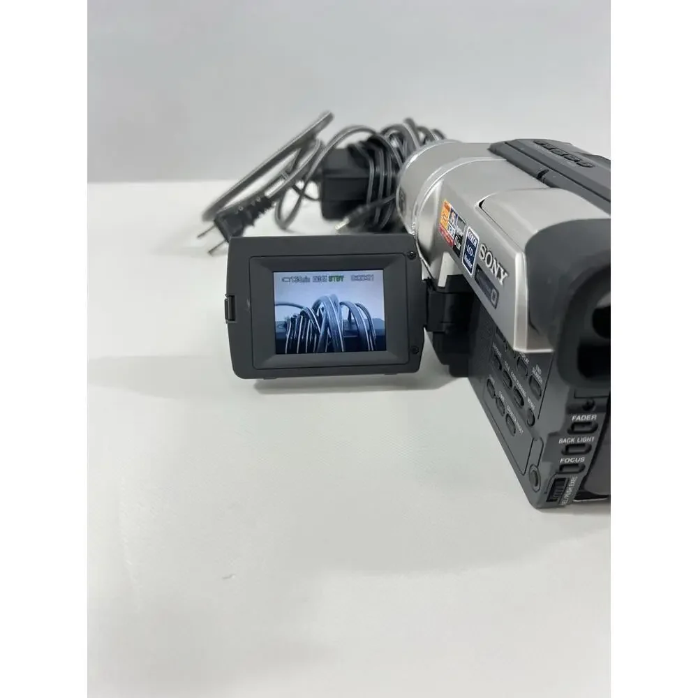Sony Handy Cam Video Hi 8 Vision Night Shot CCD-TRV108 NTSC AC Adaptor Tested